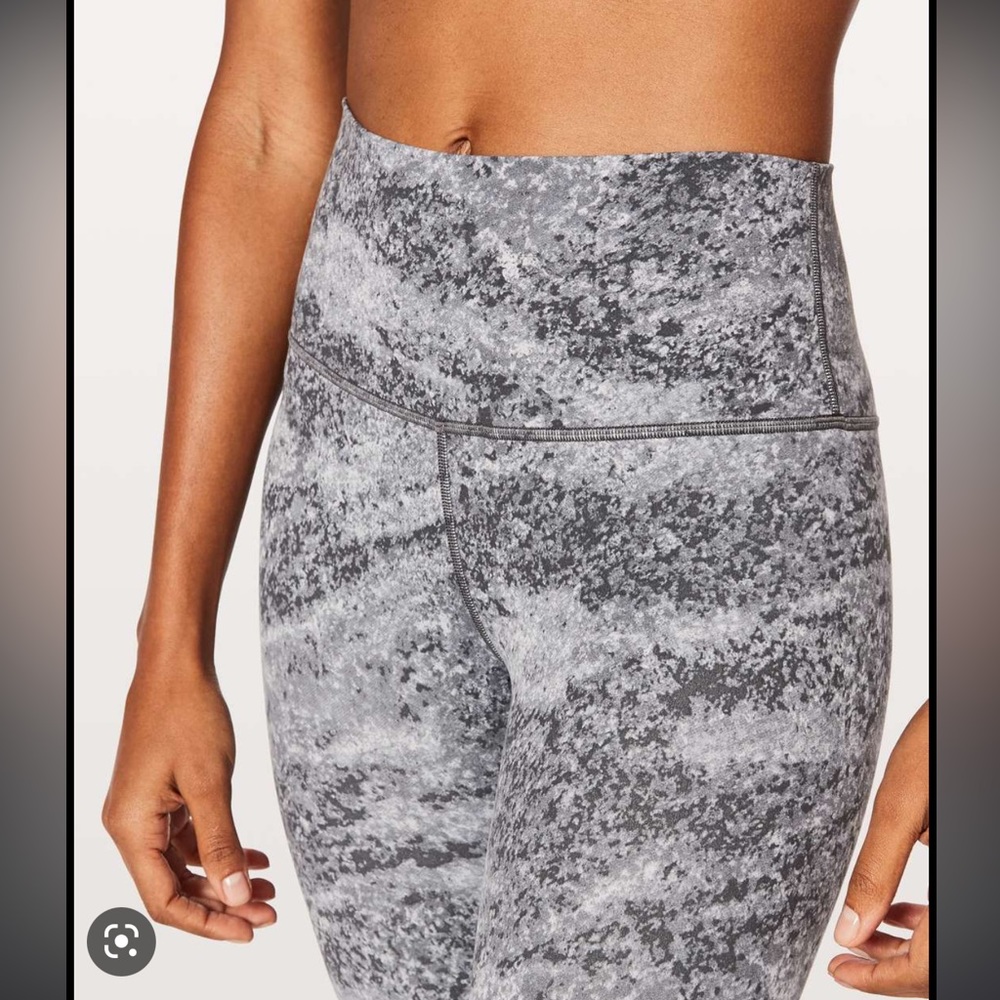 Lululemon Align Size 6 High Rise Crop 21”